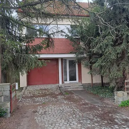 V Jeskyni Lejlighed *
